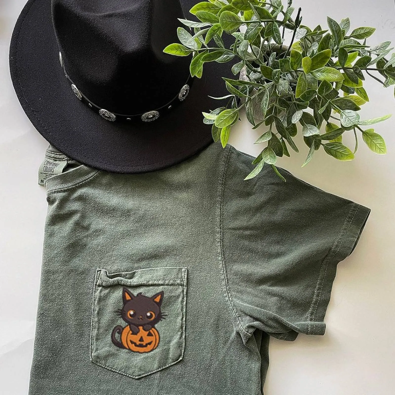 Embroidered Halloween Cute Cat with Pumpkin Pocket T-shirts/Halloween Fall shirt